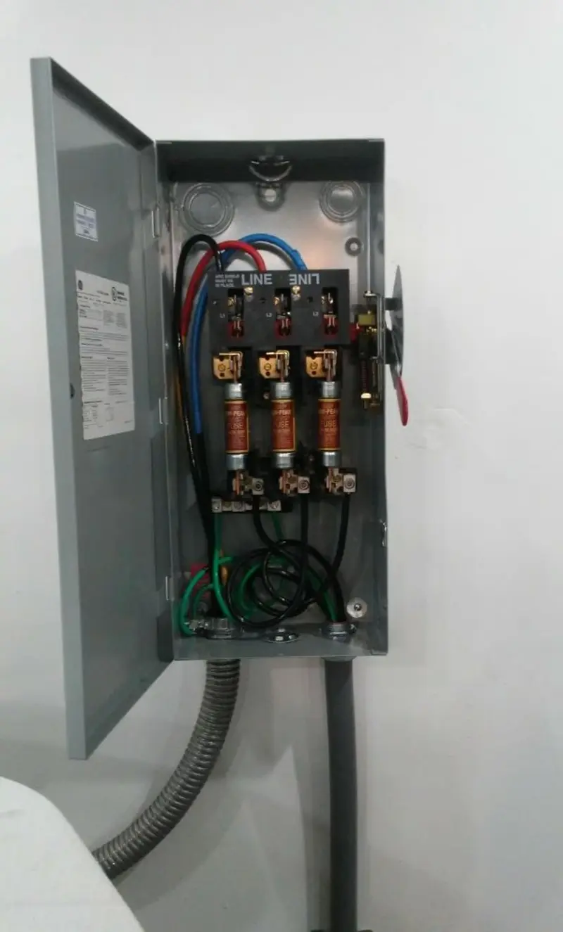 Three-phase disconnect switch installed for Electrical Wiring & Rewiring in Republic